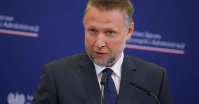Kierwiński o obniżce cen benzyny: dobra decyzja pana prezydenta, choć stanowczo spóźniona